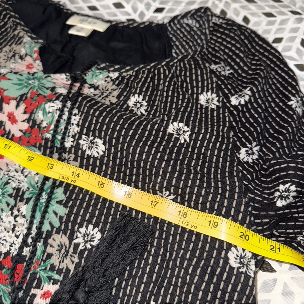 Style & Co. Black Floral Blouse with Tassel tire & crochet lace hem, sz M​​ - Picture 11 of 12